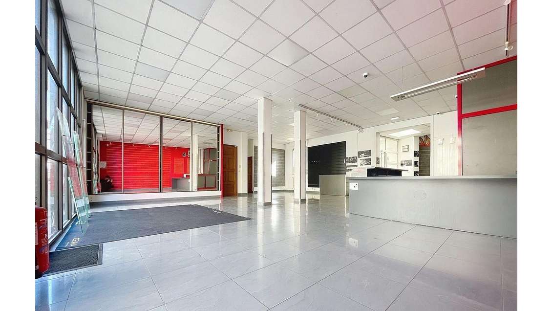 Vente murs commerciaux 638m² à Reims