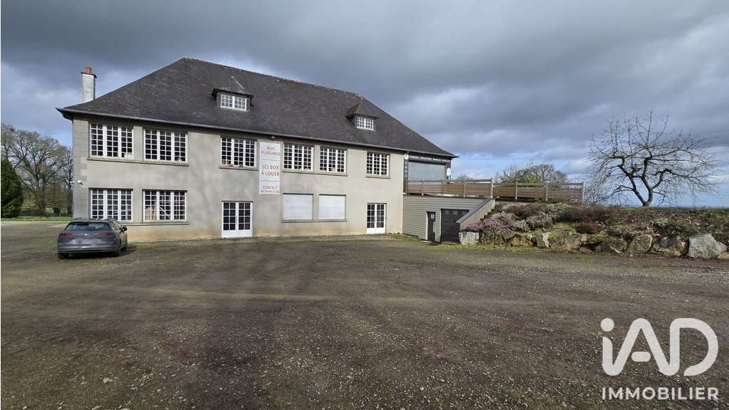 Vente murs commerciaux 950m² à Rives-du-Couesnon