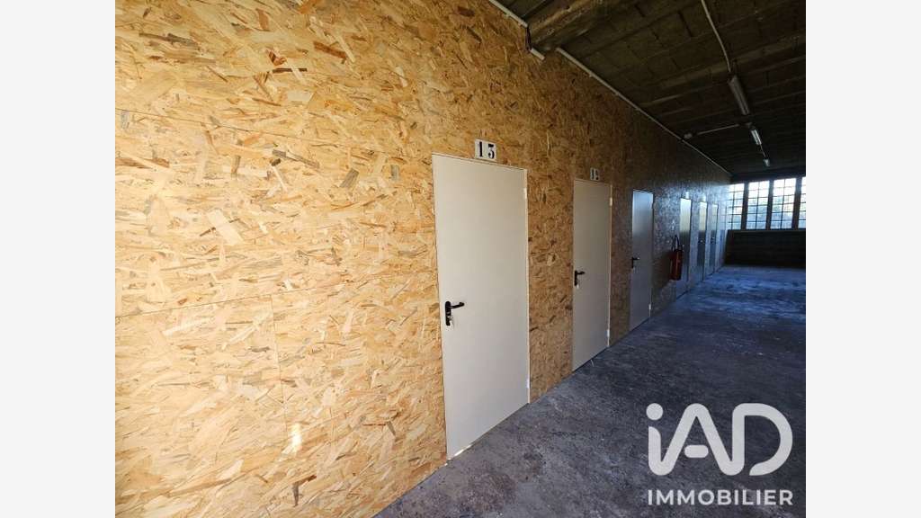 Vente murs commerciaux 950m² à Rives-du-Couesnon