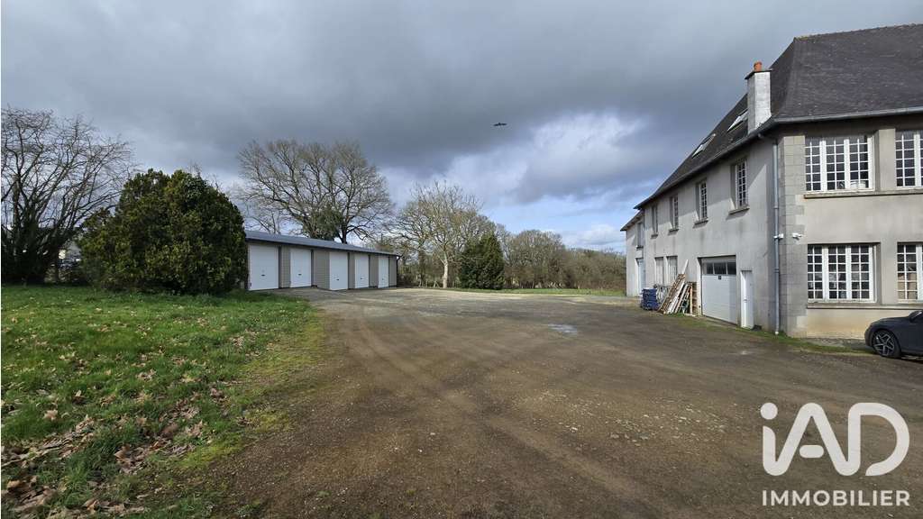 Vente murs commerciaux 950m² à Rives-du-Couesnon