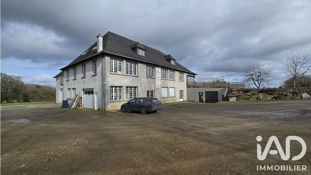 Vente murs commerciaux 950m² à Rives-du-Couesnon