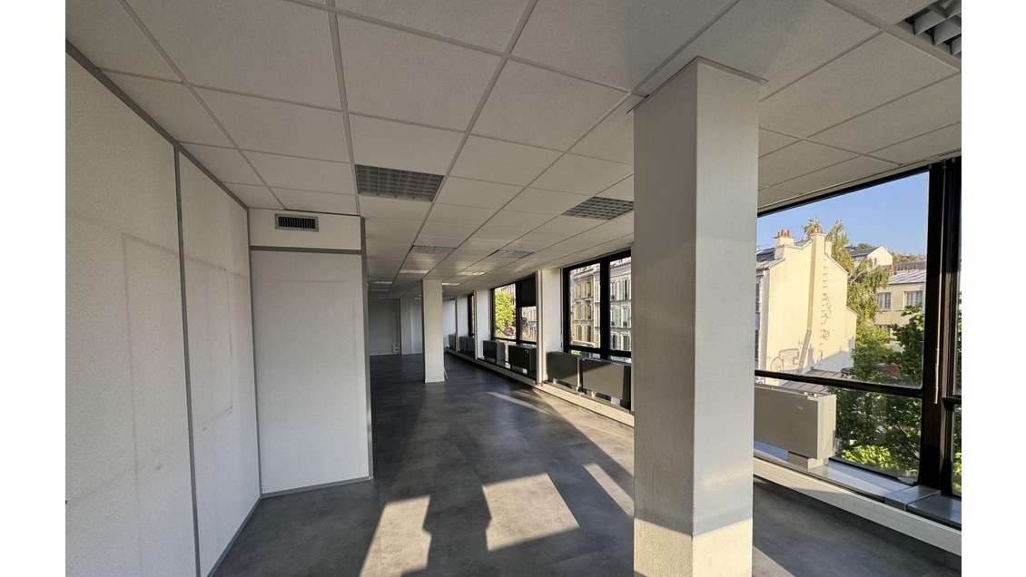 Vente complexe de bureaux 437m² R+1 à Saint-Cloud
