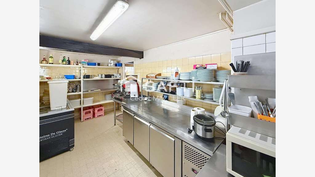 Murs commerciaux 800m² St-Georges-de-Renens RN6 