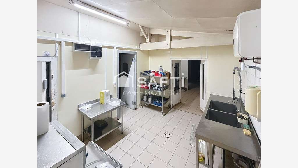 Murs commerciaux 800m² St-Georges-de-Renens RN6 