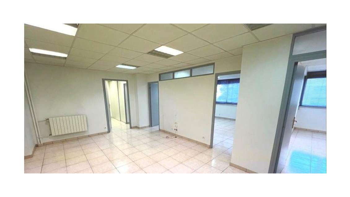 Vente murs 103m² en entre-sol à  Toulon Mourillon