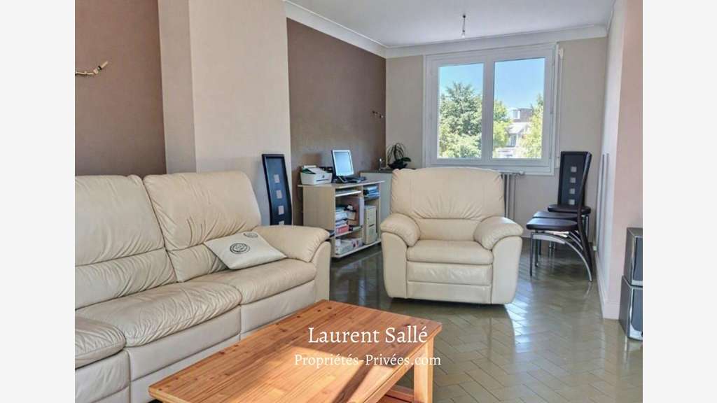 Vente murs commerciaux centre-bourg de Pluherlin