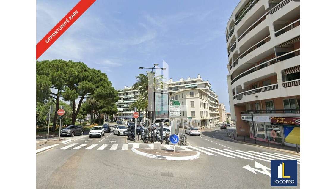 A vendre magnifique local d'angle 70m² à Antibes