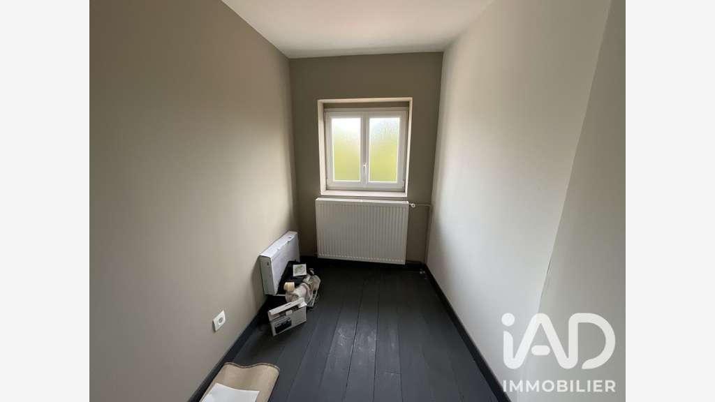 Vente murs local commercial 75m² à Somain