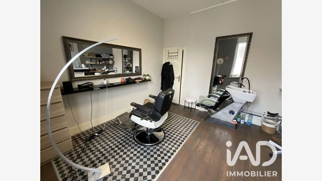 Vente murs local commercial 75m² à Somain