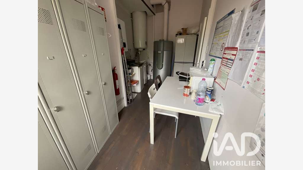 Vente murs local commercial 75m² à Somain