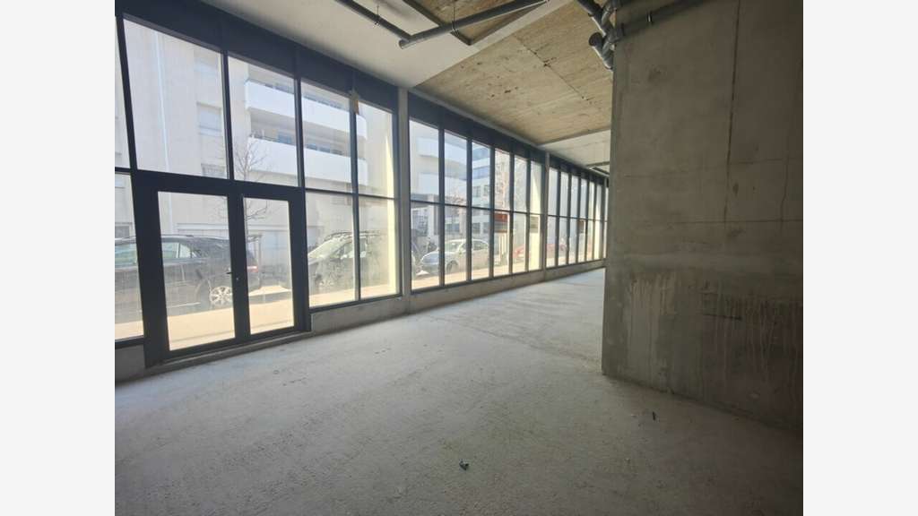 Vente local commercial 297m² à Marseille St Just
