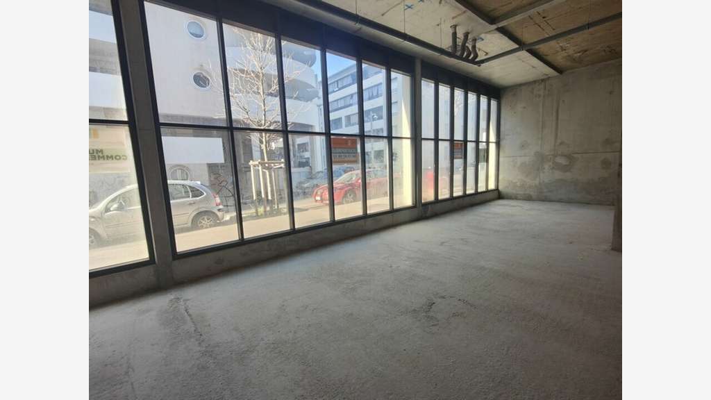 Vente local commercial 297m² à Marseille St Just