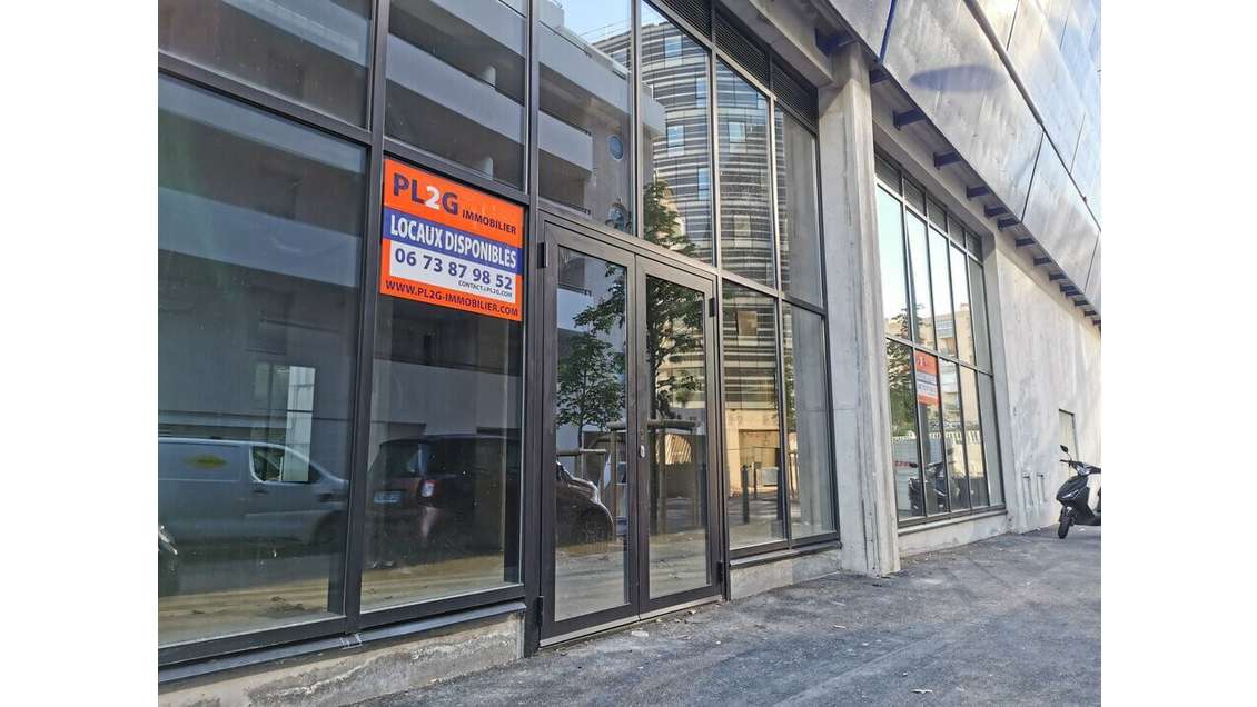 Vente local commercial 297m² à Marseille St Just