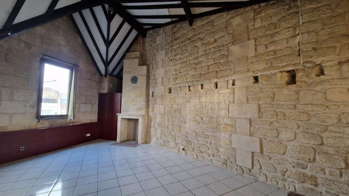 Vend murs pro 121m² à Bordeaux Barrière Judaique 