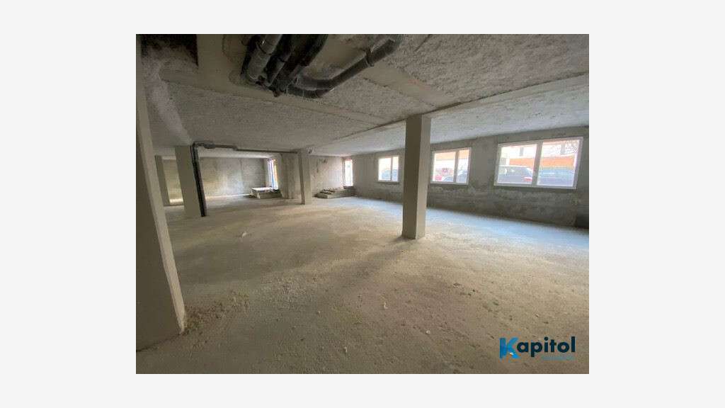 Murs entrepôt bureaux de 300m² à vendre à Nanterre