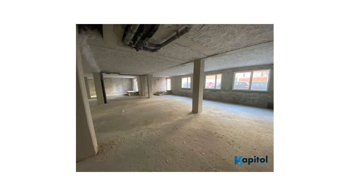 Murs entrepôt bureaux de 300m² à vendre à Nanterre