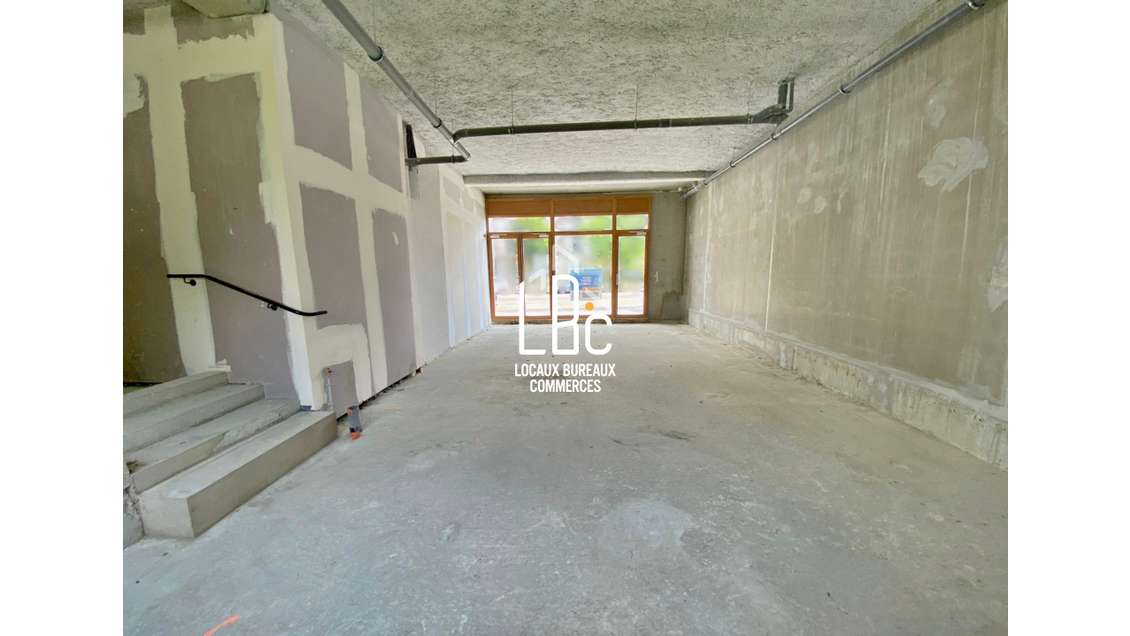 A vendre local commercial de 79,90m² à Nantes Est