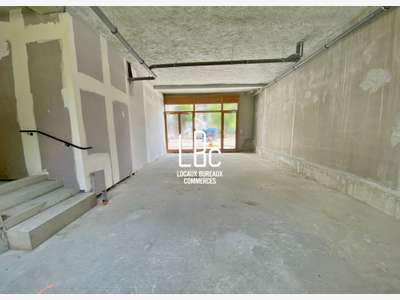 A vendre local commercial de 79,90m² à Nantes Est