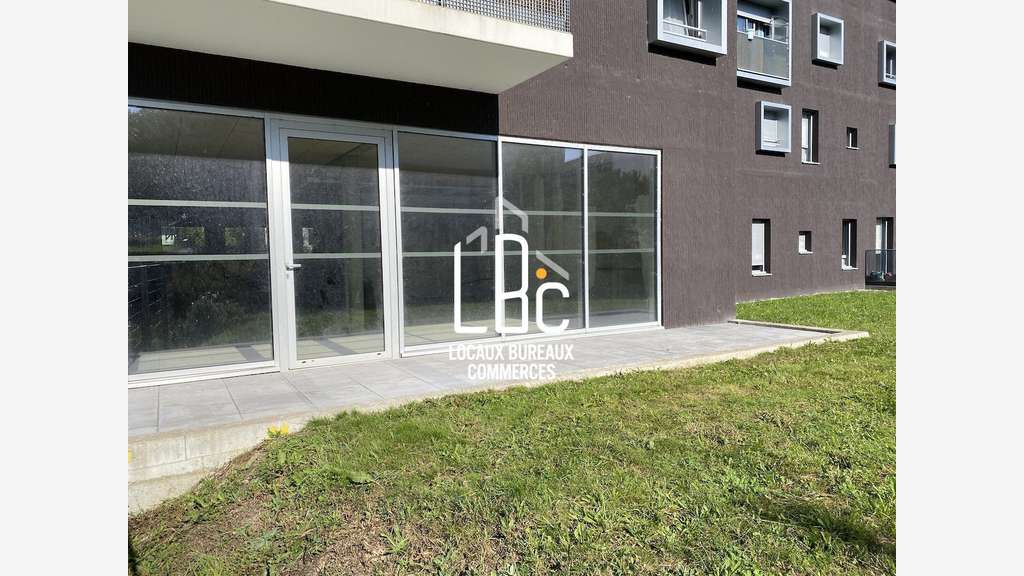 Vente local commercial neuf 158m² à Nantes Ouest