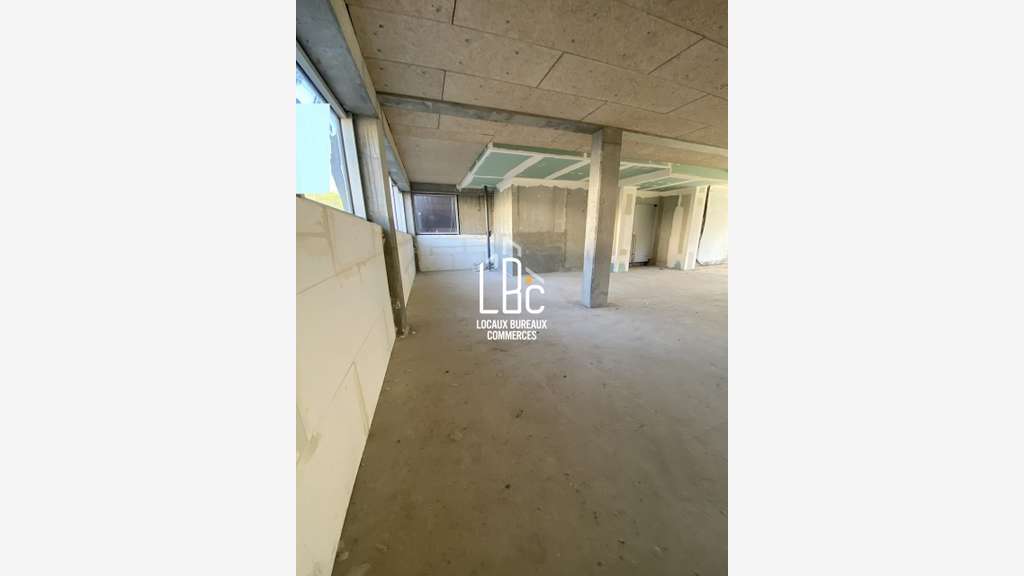 Vente local commercial neuf 158m² à Nantes Ouest