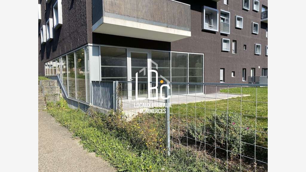 Vente local commercial neuf 158m² à Nantes Ouest