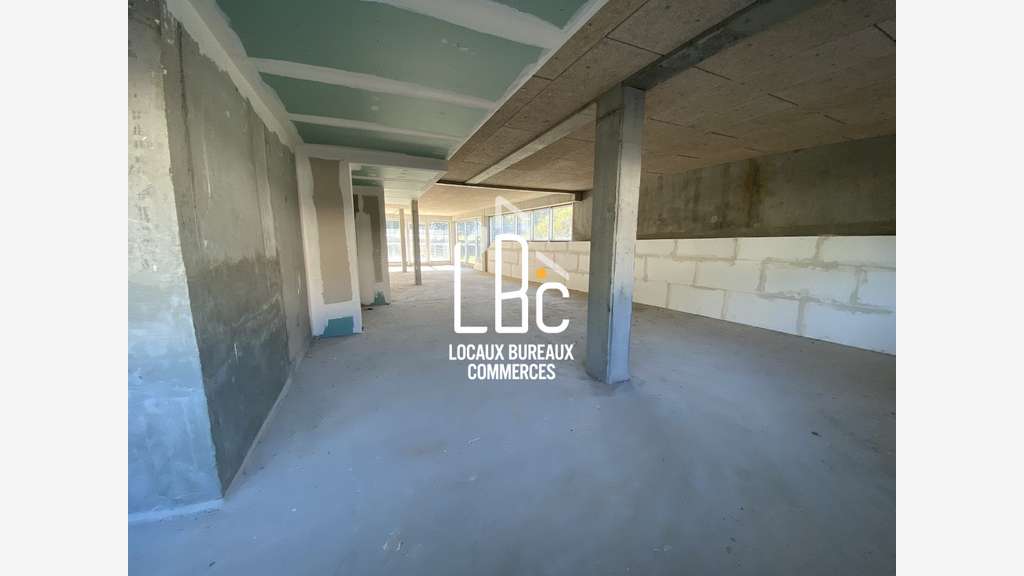 Vente local commercial neuf 158m² à Nantes Ouest