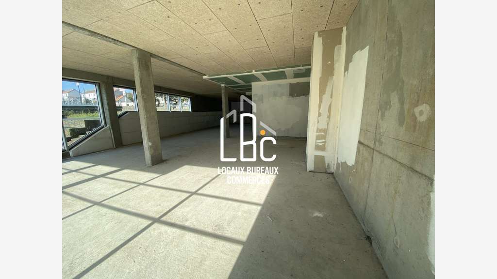 Vente local commercial neuf 158m² à Nantes Ouest