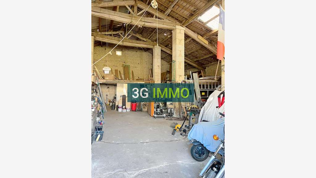 Vente local 280m² à Arçais