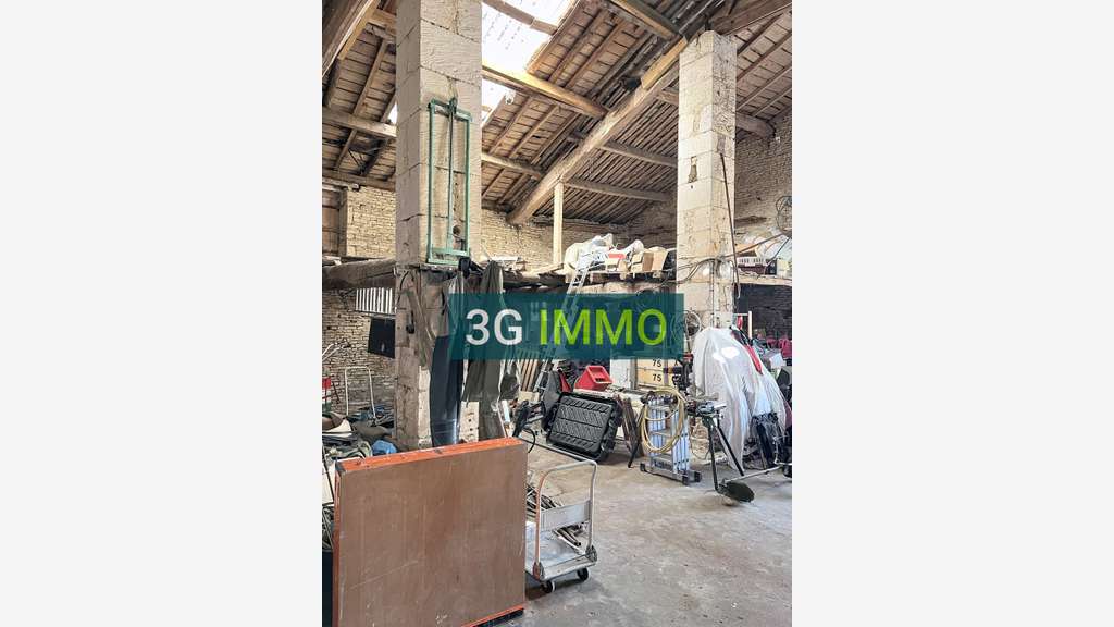Vente local 280m² à Arçais
