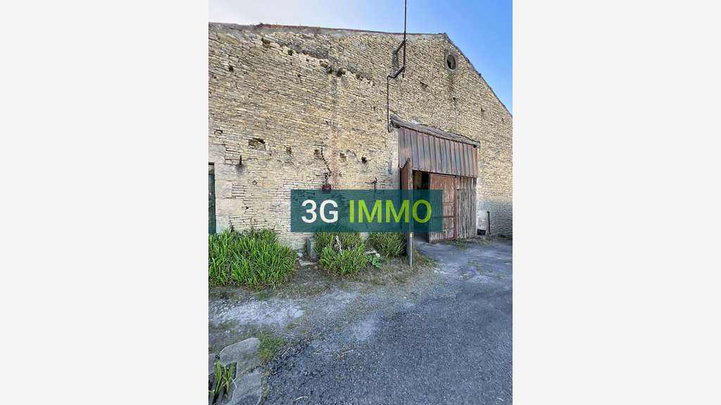 Vente local 280m² à Arçais