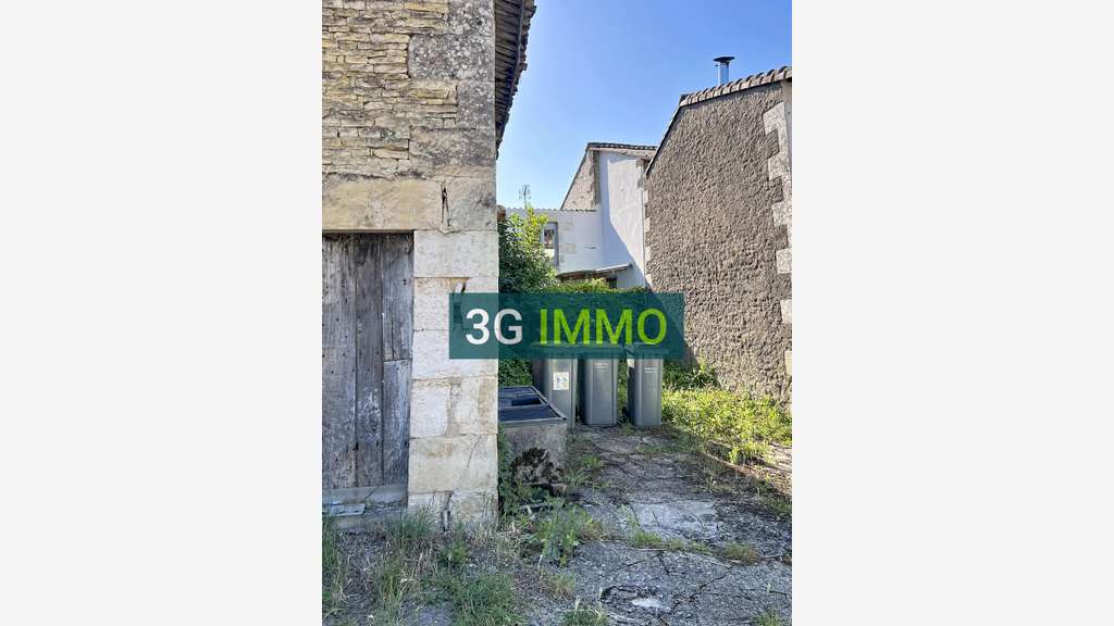 Vente local 280m² à Arçais