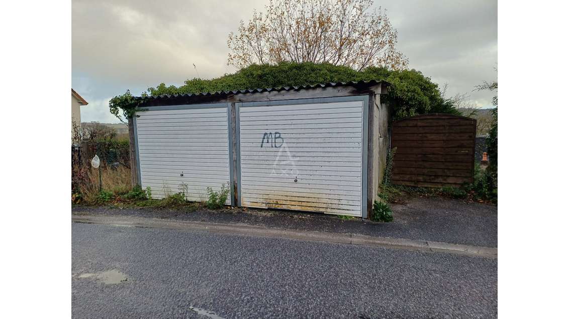 Double Garage 30 à 40m² pour 2 voitures à Arques 