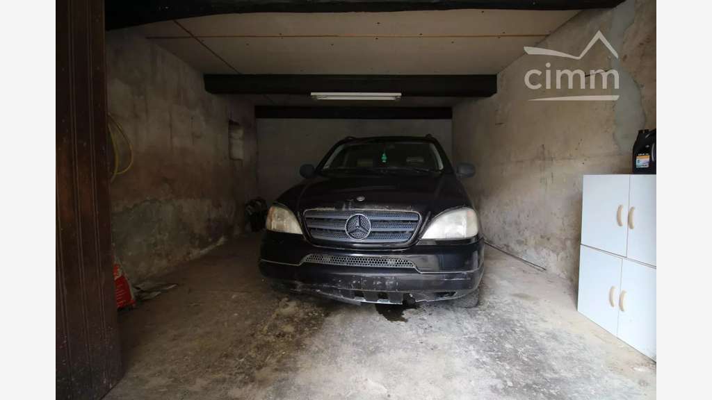 A vendre garage sur deux niveaux à Couiza