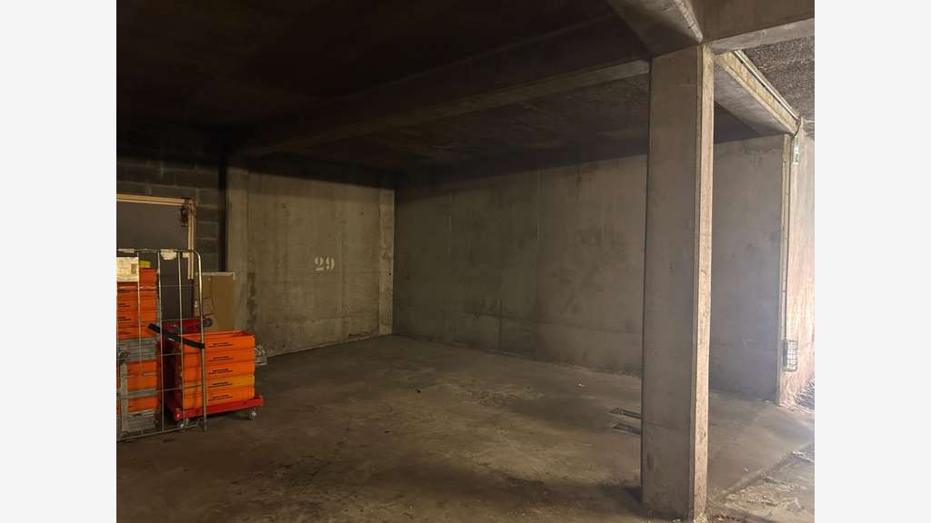 Place de parking sous terrain
