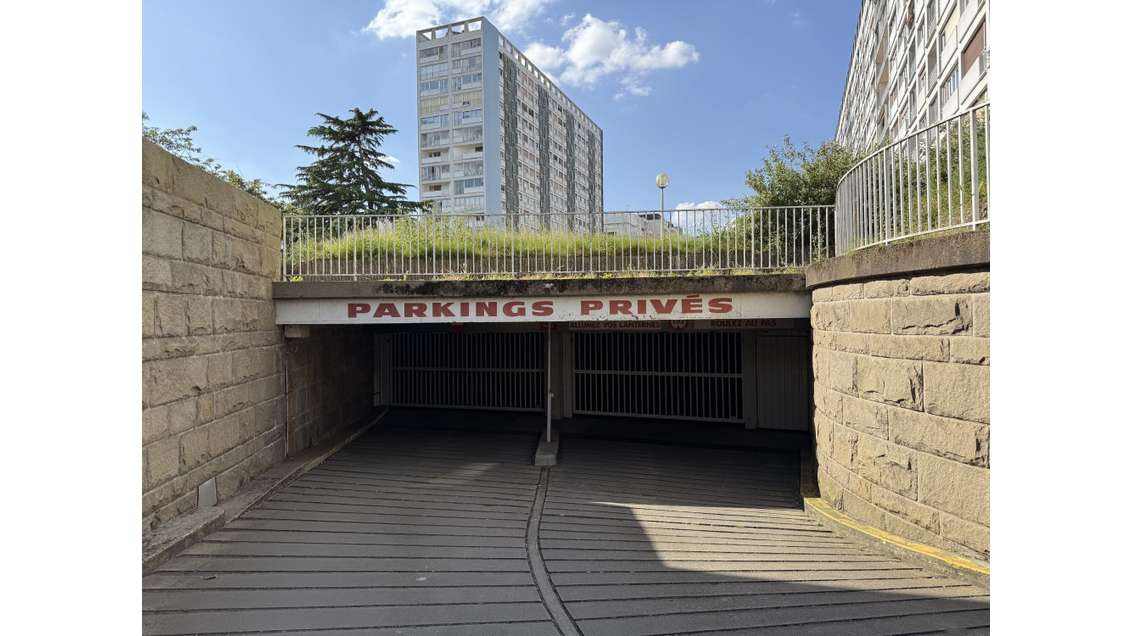 A vendre box fermé en sous-sol à Rennes centre 