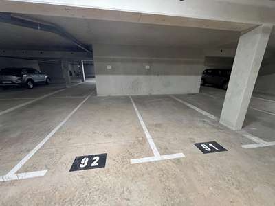 2 Parkings 13.3m² Roquefort Les Pins centre