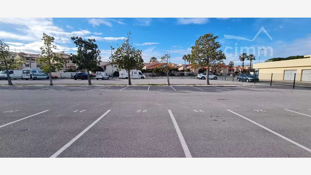 Vente places de parkings à St Cyprien Port