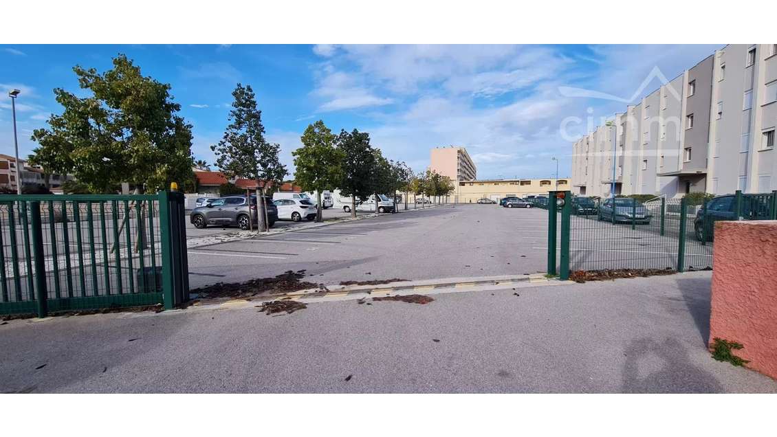 Vente places de parkings à St Cyprien Port