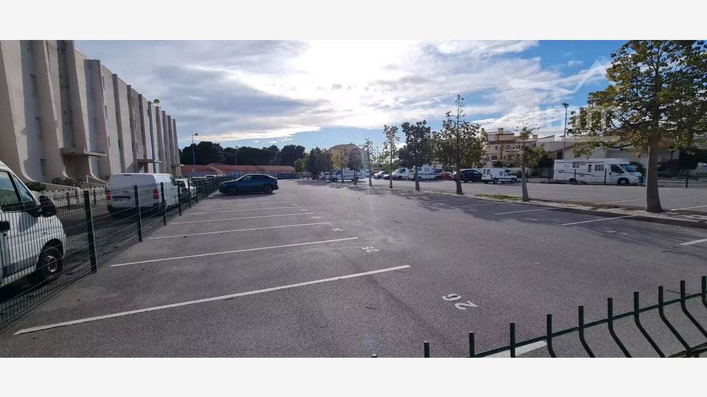 Vente places de parkings à St Cyprien Port