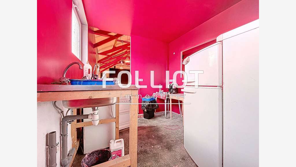 A vendre local de 135m² à Saint Denis Le Gast