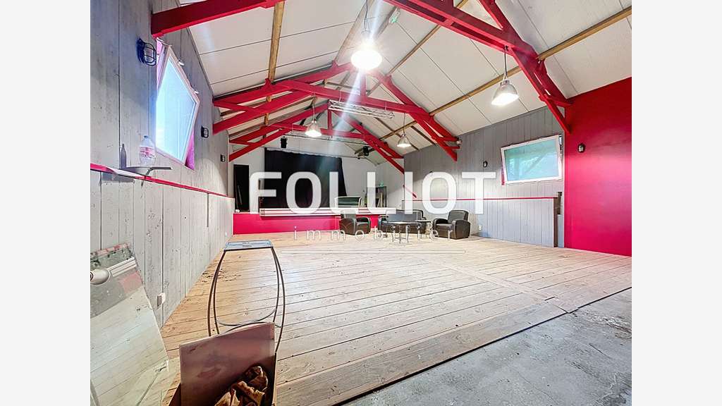 A vendre local de 135m² à Saint Denis Le Gast