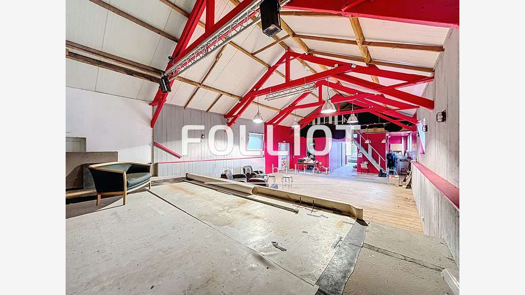 A vendre local de 135m² à Saint Denis Le Gast