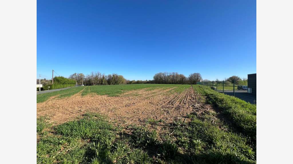 Vente terrains 23 058m²à Lubersac en Corrèze