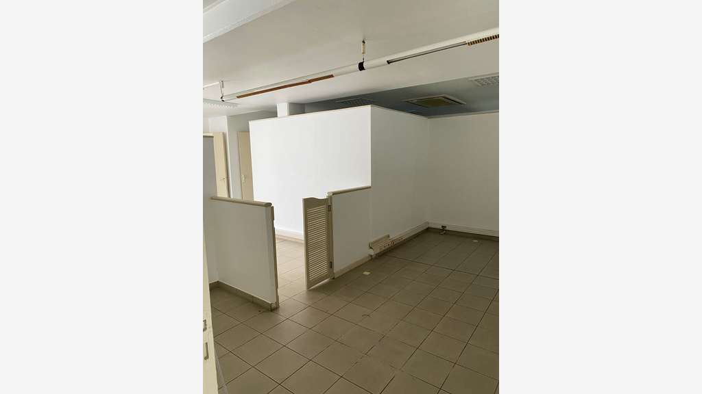 Cède bureau 315m² ZAC Rivière Roche Fort de France