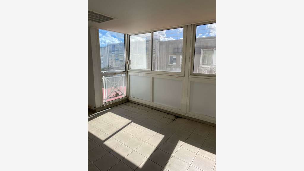 Cède bureau 315m² ZAC Rivière Roche Fort de France