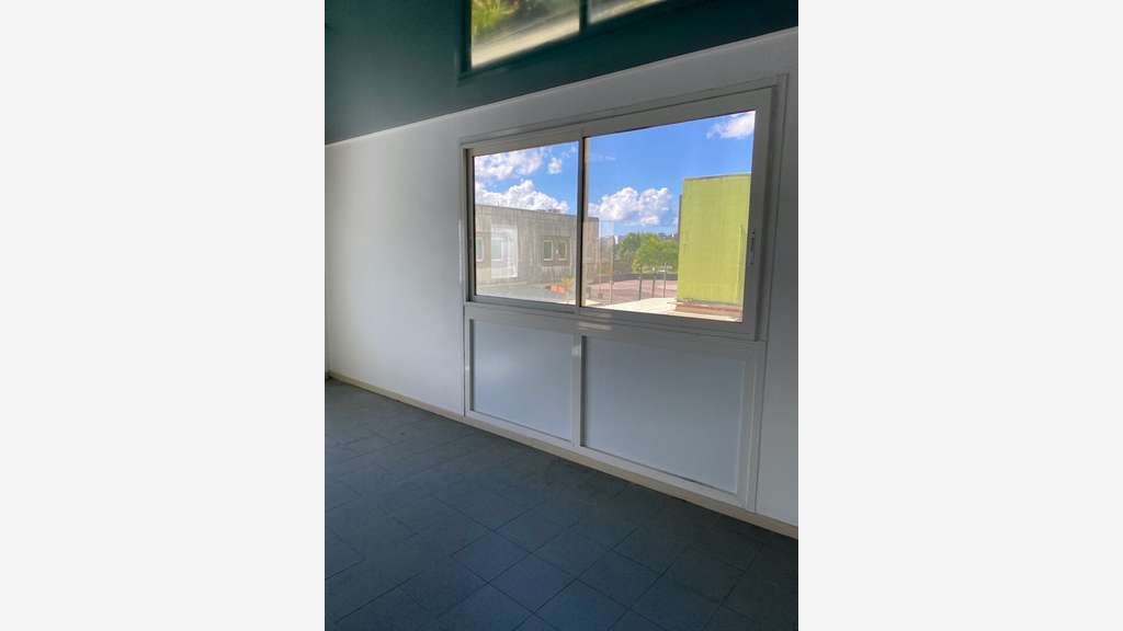 Cède bureau 315m² ZAC Rivière Roche Fort de France
