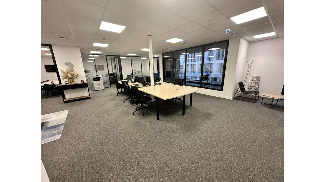 Vente bureaux aménagés 142m² Angers Est A87