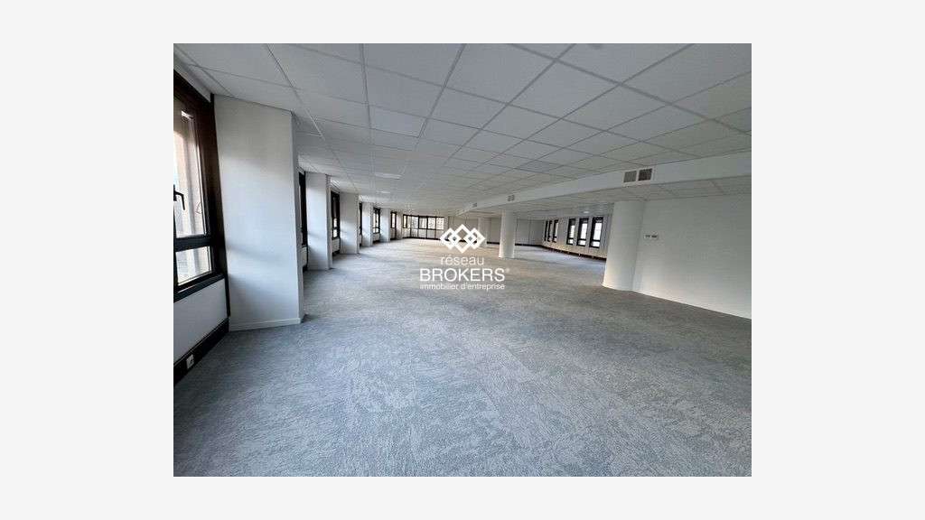 A vendre bureaux de 594m² divisibles à Grenoble