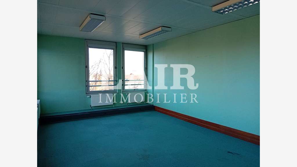 Plateau de bureaux R+1 à vendre à Alençon