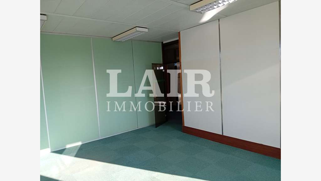 Plateau de bureaux R+1 à vendre à Alençon